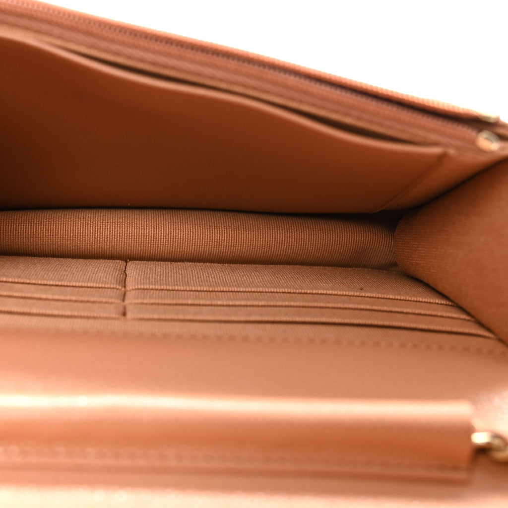 Caviar Quilted CC Turnlock Wallet On Chain WOC Brown wholesalehk.shop