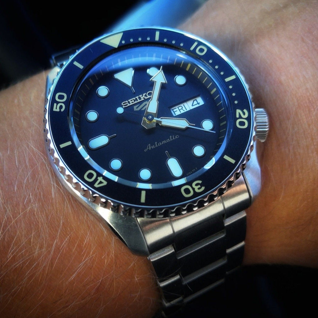 Seiko 5 Sports Automatic Black Dial Silver Steel Strap Watch For Men - SRPD57K1 wholesalehk.shop