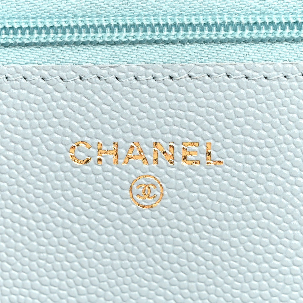Caviar Quilted Wallet on Chain WOC Light Blue wholesalehk.shop