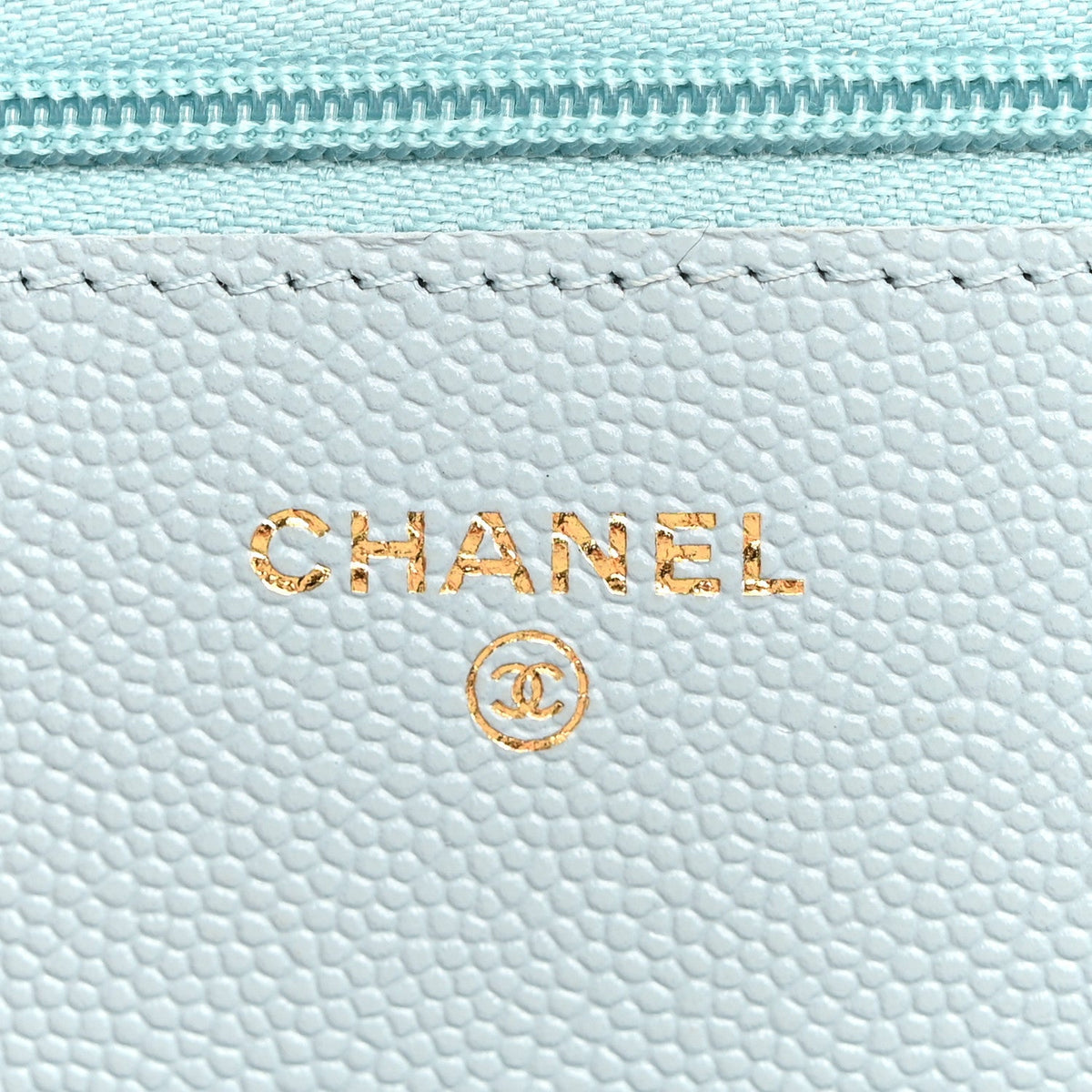 Caviar Quilted Wallet on Chain WOC Light Blue wholesalehk.shop