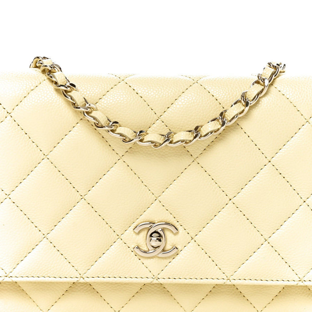 Caviar Quilted CC Turnlock Wallet On Chain WOC Light Yellow wholesalehk.shop