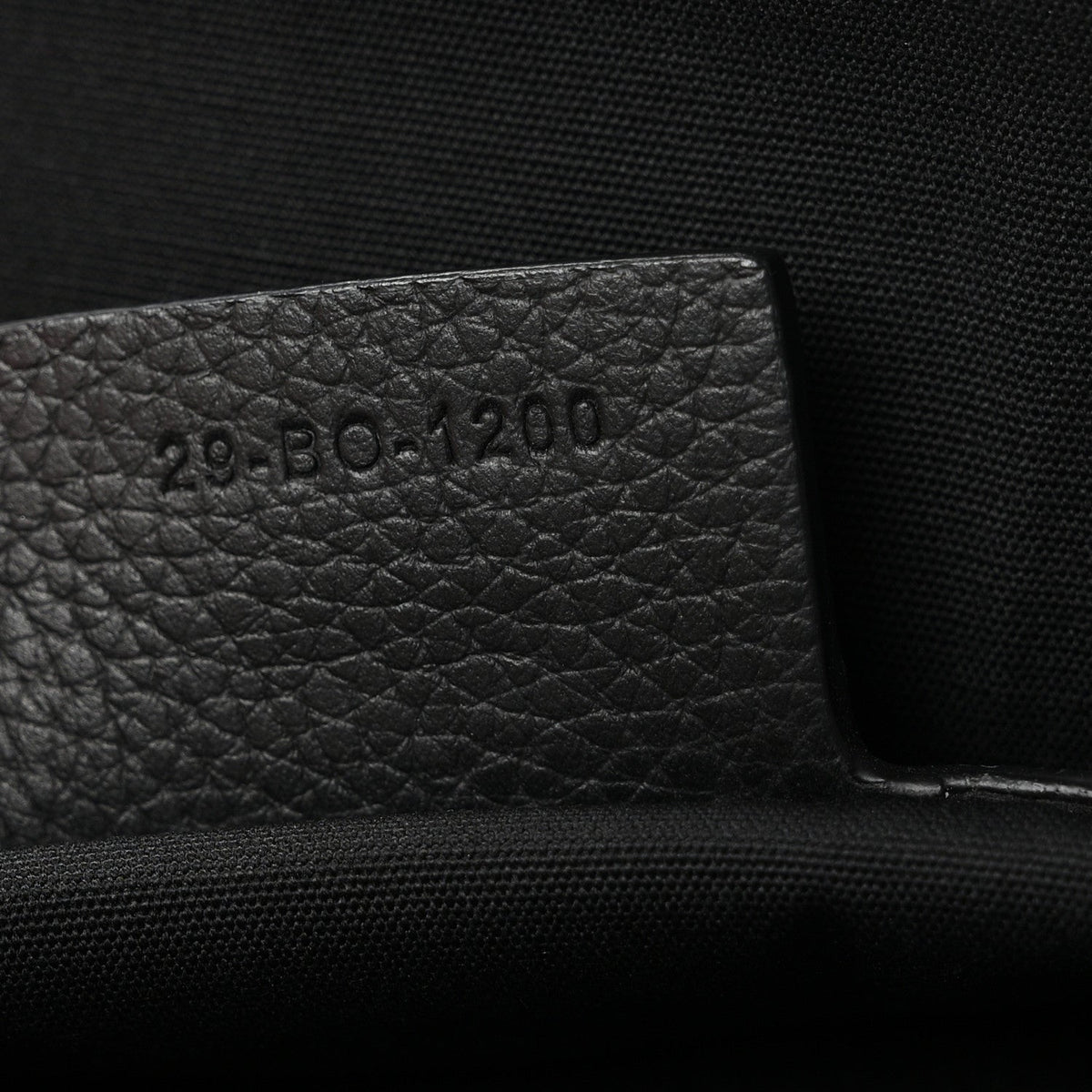 Grained Calfskin Saddle Messenger Bag Black wholesalehk.shop