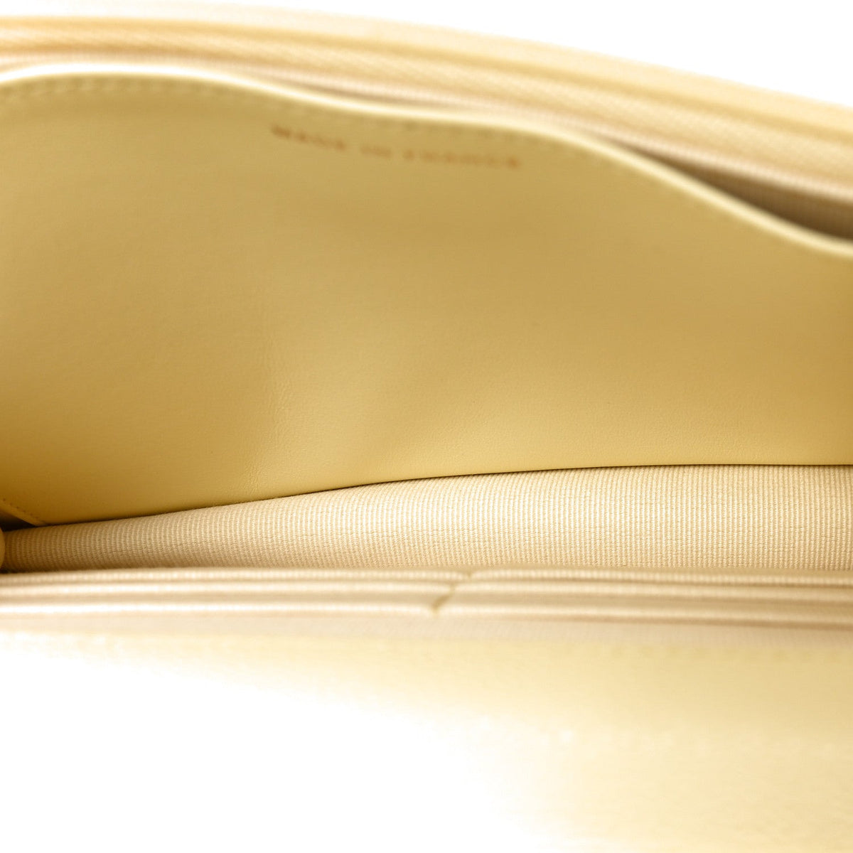 Caviar Quilted CC Turnlock Wallet On Chain WOC Light Yellow wholesalehk.shop