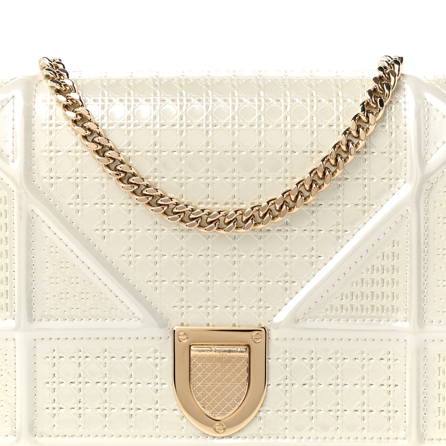 Patent Micro-Cannage Diorama Wallet on Chain Pouch Metallic White ¡§ Direct shipment via from wholesalehk.shop