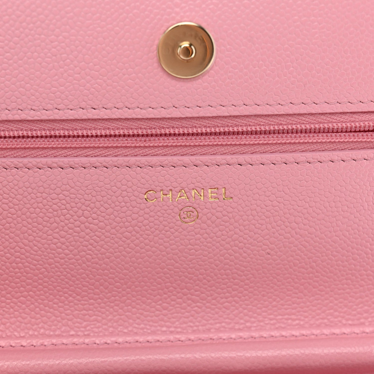 Caviar Quilted Multi Chain Wallet On Chain WOC Light Pink wholesalehk.shop