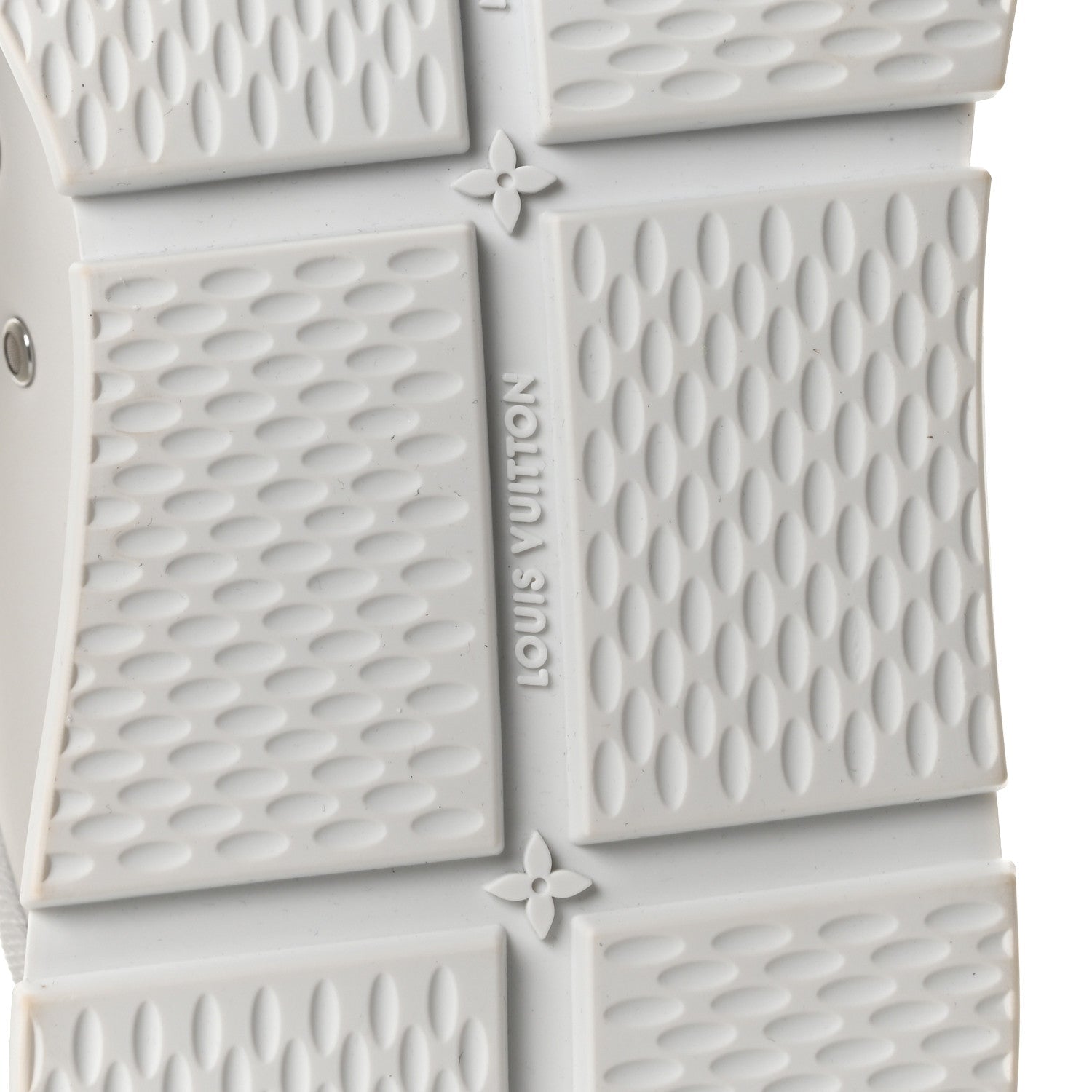 Calfskin Mens LV Classic Sneakers 9.5 White £¨ Direct shipment via from wholesalehk.shop