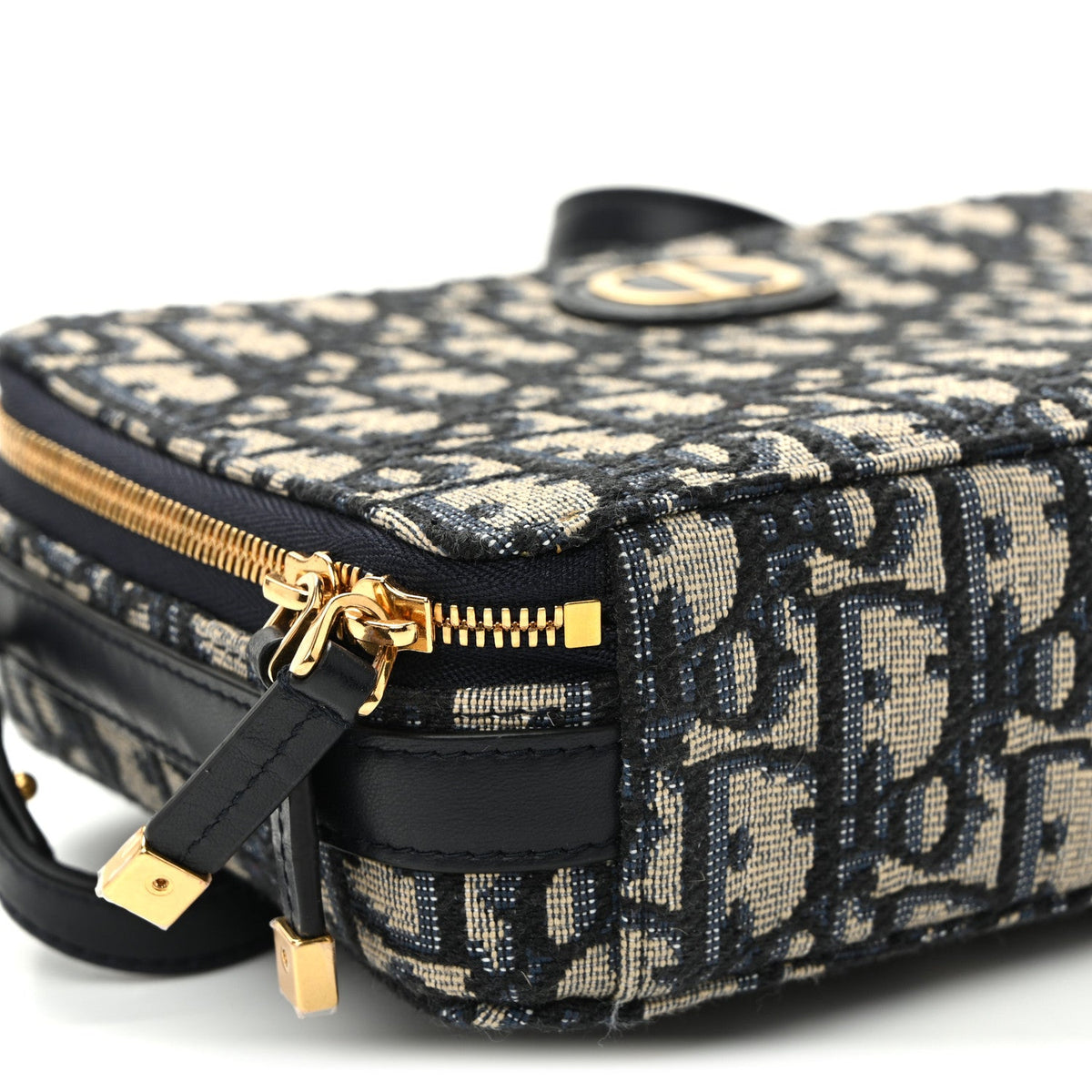 Oblique 30 Montaigne Top Handle Box Bag Blue wholesalehk.shop