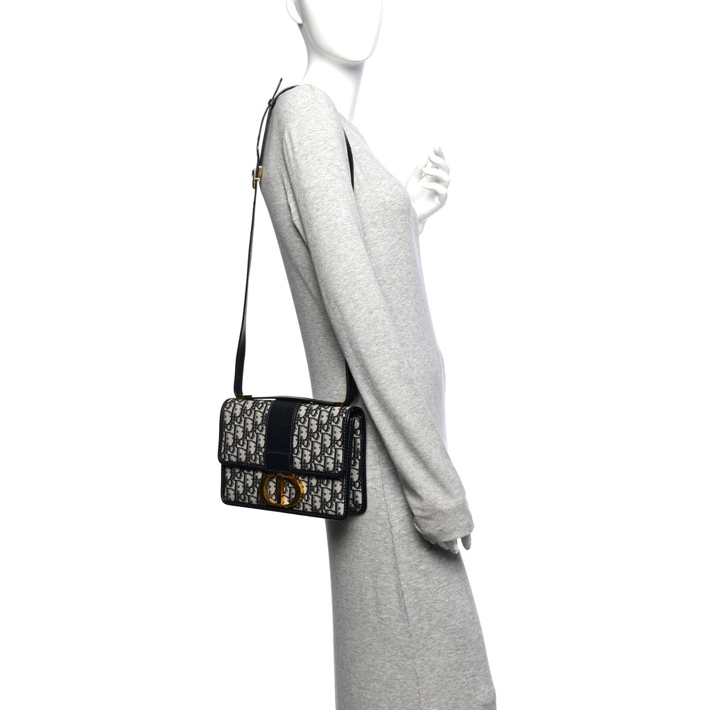 Oblique 30 Montaigne Flap Bag Blue wholesalehk.shop