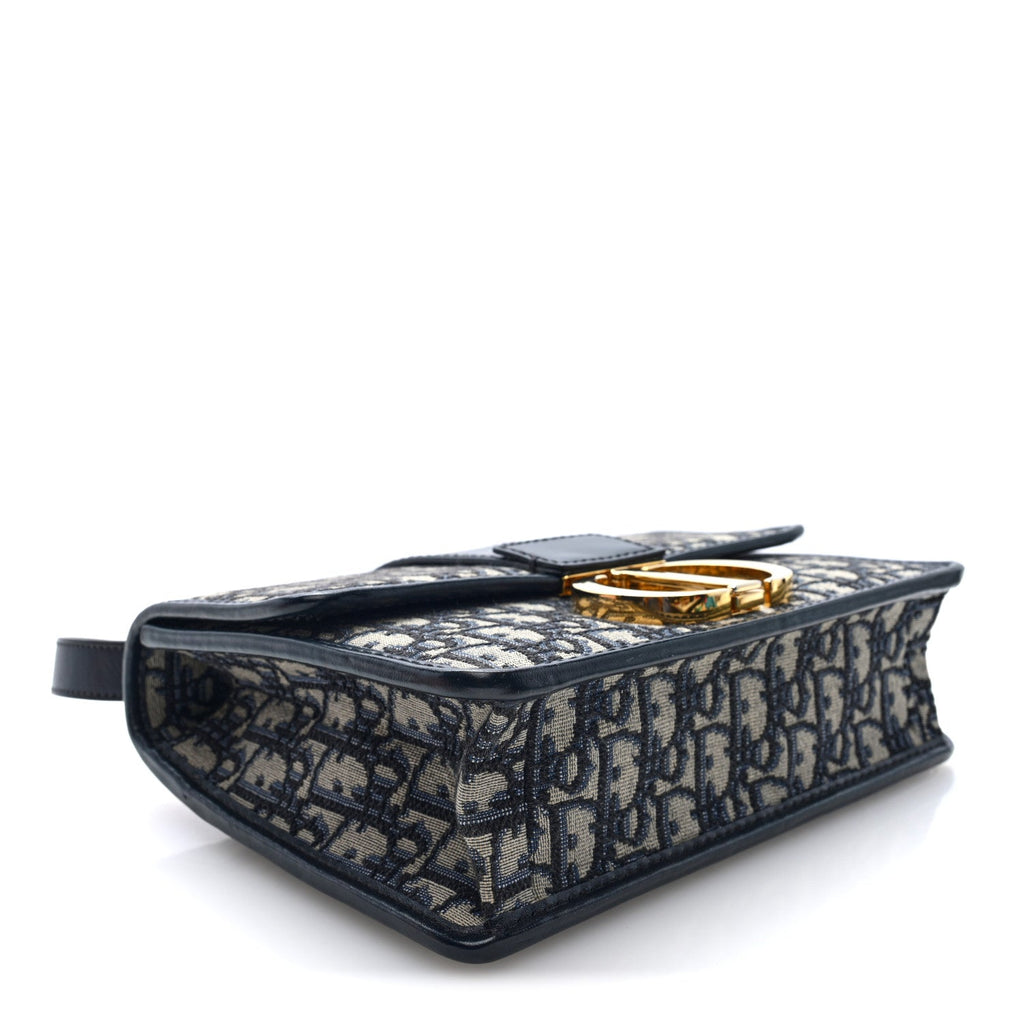 Oblique 30 Montaigne Flap Bag Blue wholesalehk.shop