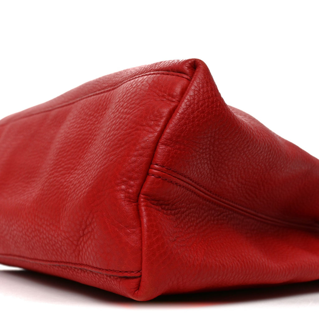 Pebbled Calfskin Medium Soho Chain Shoulder Bag Tabasco Red wholesalehk.shop