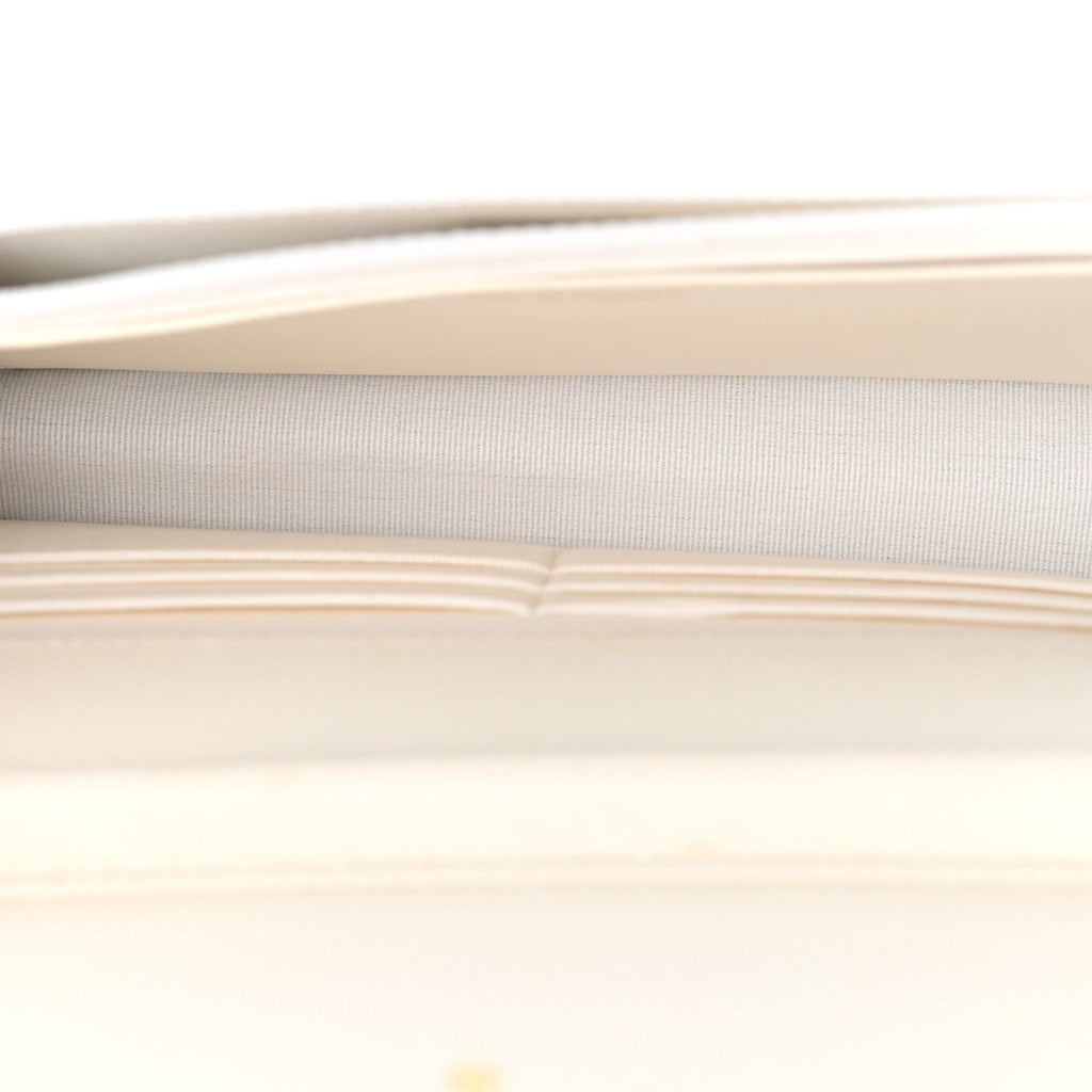 Caviar Quilted Wallet on Chain WOC White wholesalehk.shop