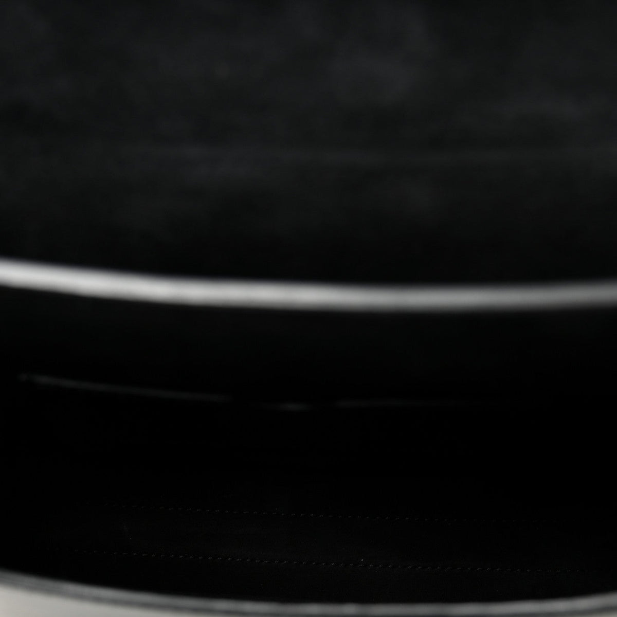 Box Calfskin Medium Bobby Flap Black wholesalehk.shop
