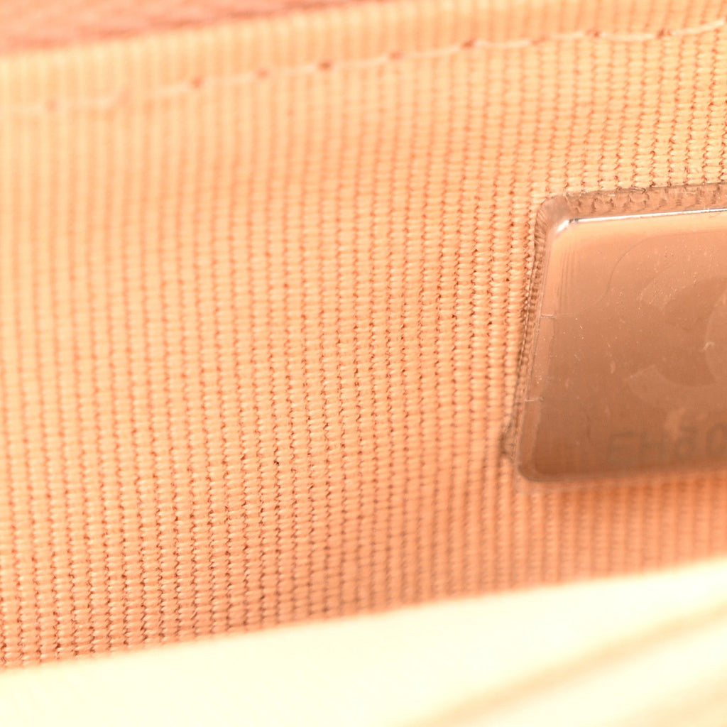 Caviar Quilted Wallet on Chain WOC Beige wholesalehk.shop