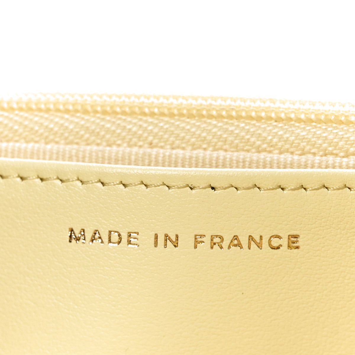 Caviar Quilted CC Turnlock Wallet On Chain WOC Light Yellow wholesalehk.shop