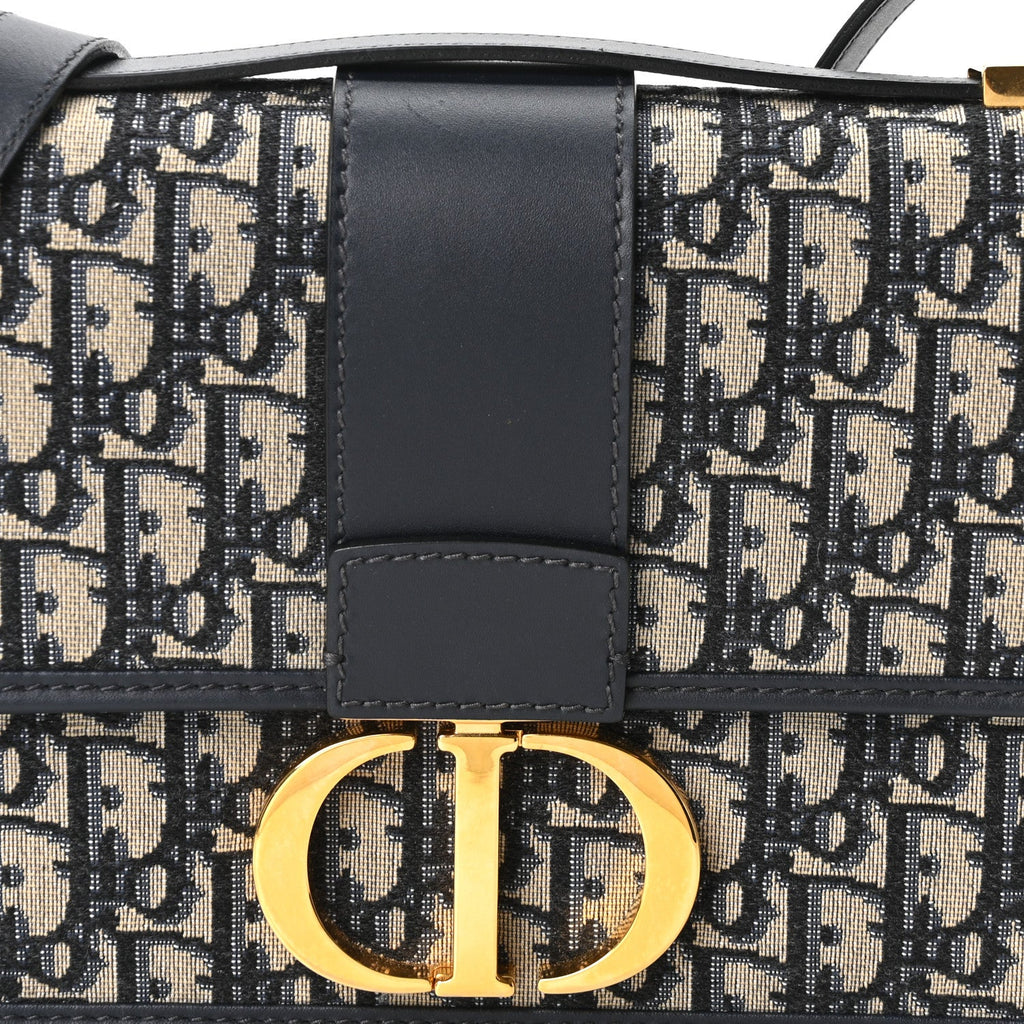 Oblique 30 Montaigne Flap Bag Blue wholesalehk.shop