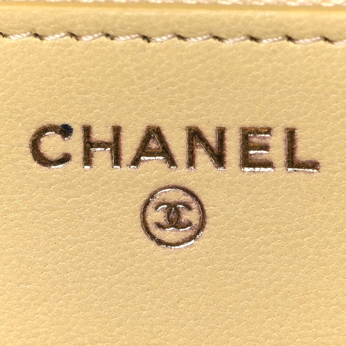 Lambskin Quilted Enamel Wallet On Chain WOC Yellow wholesalehk.shop