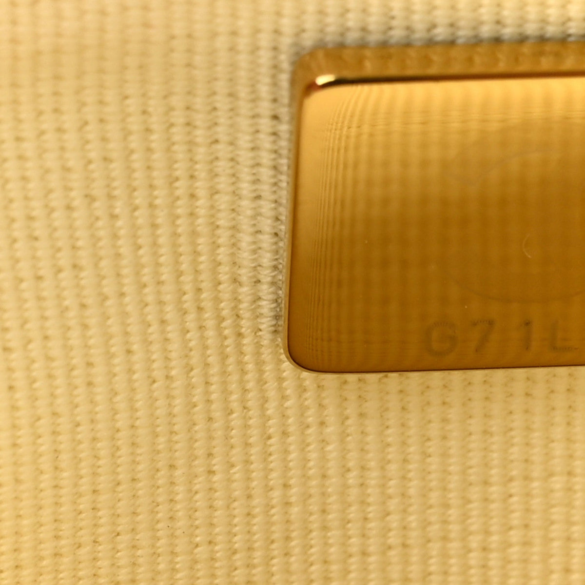 Caviar Quilted CC Turn Lock Wallet On Chain WOC Light Yellow wholesalehk.shop