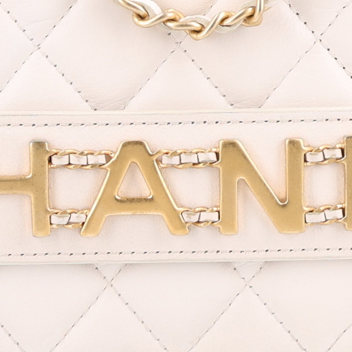 Calfskin Quilted Enchained Wallet On Chain WOC White wholesalehk.shop