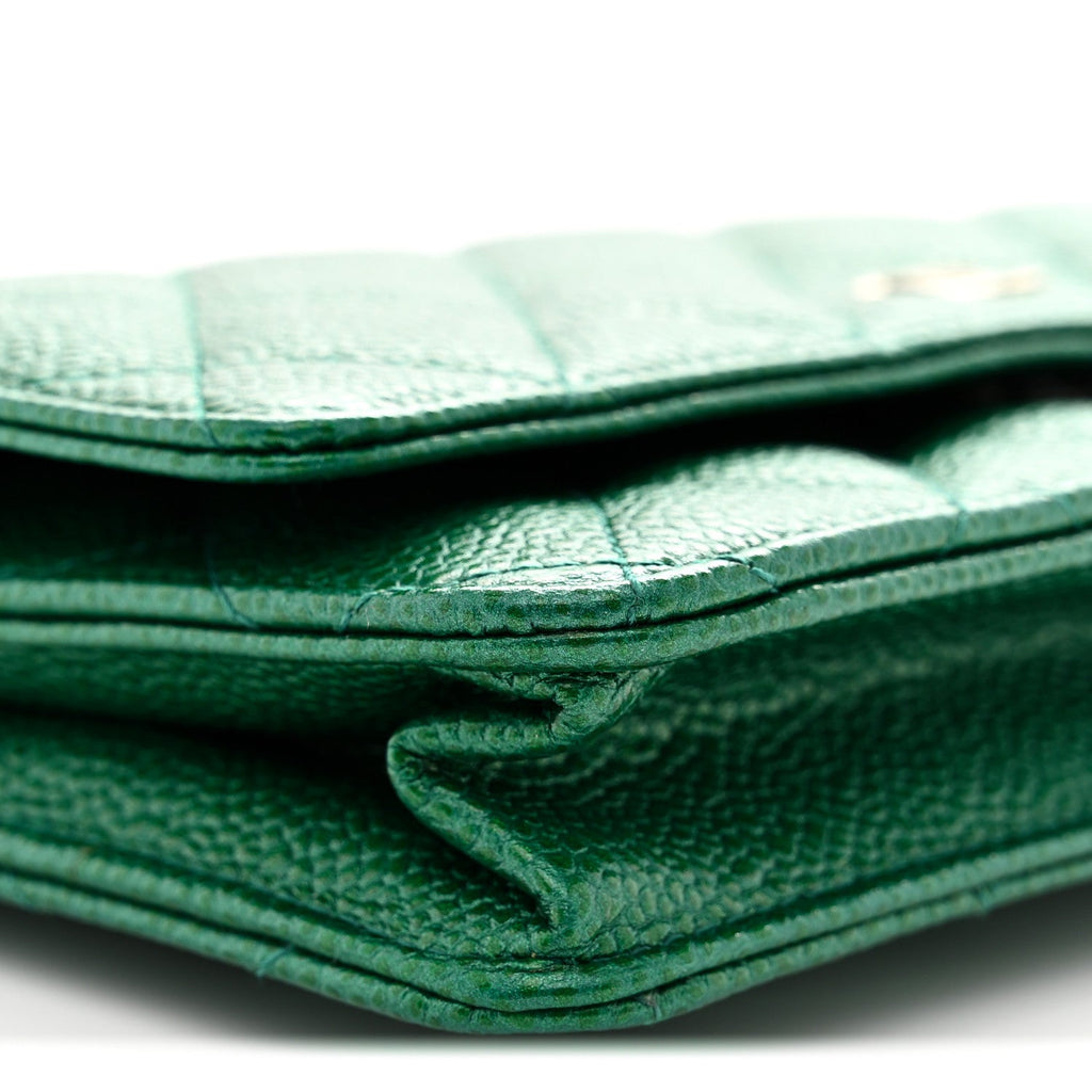 Metallic Caviar Quilted Wallet On Chain WOC Green wholesalehk.shop