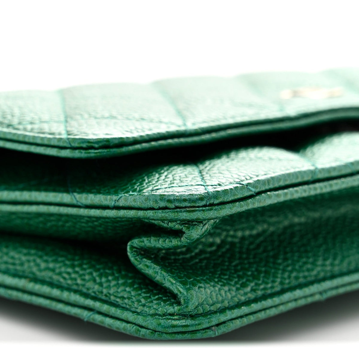 Metallic Caviar Quilted Wallet On Chain WOC Green wholesalehk.shop