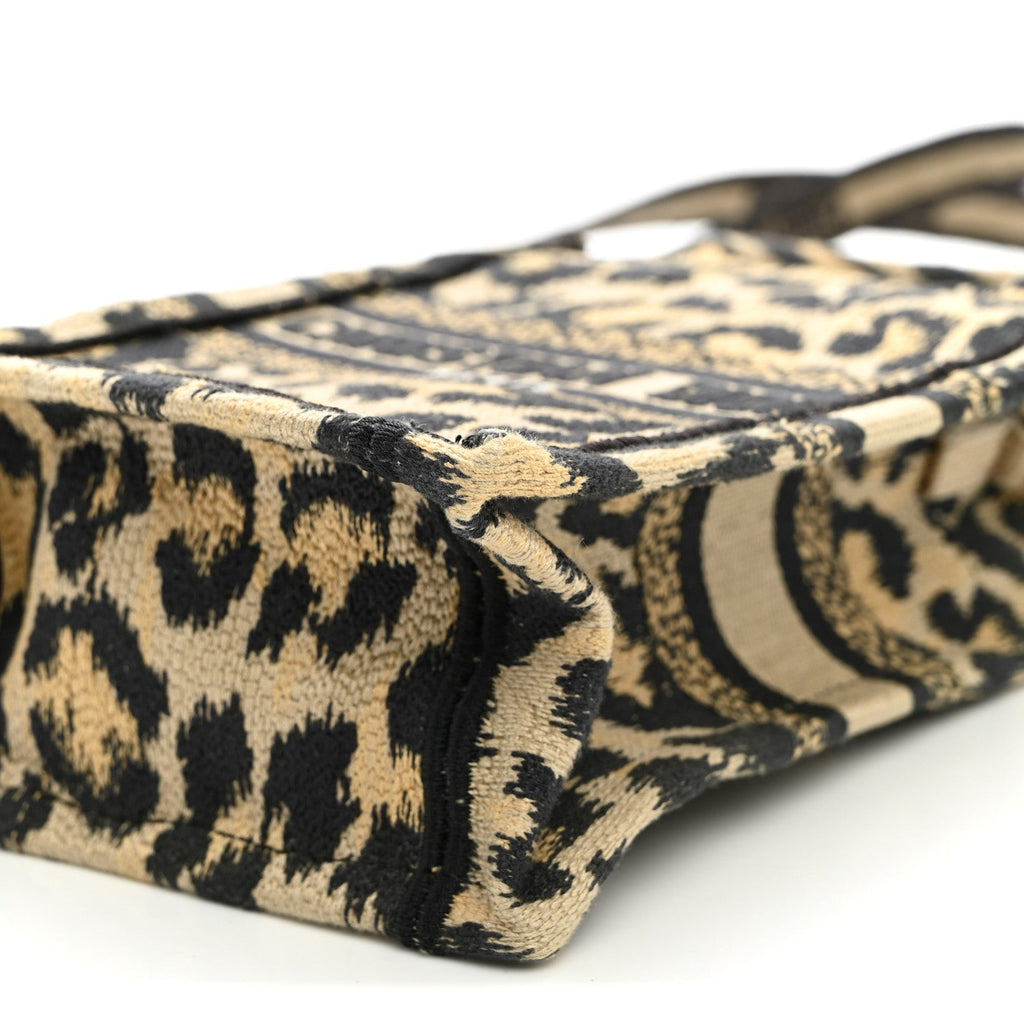 Canvas Mizza Embroidered Mini Book Tote Phone Bag Beige £¨ Direct shipment via from wholesalehk.shop