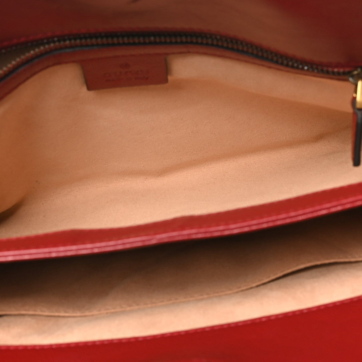 Azalea Calfskin Matelasse Heart Medium GG Marmont Slim Shoulder Bag Romantic Cerise wholesalehk.shop
