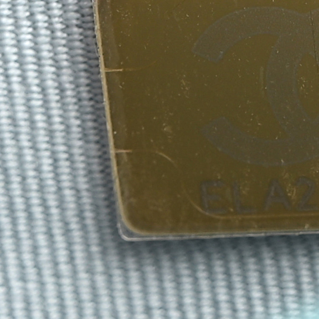 Caviar Quilted Wallet on Chain WOC Light Blue wholesalehk.shop