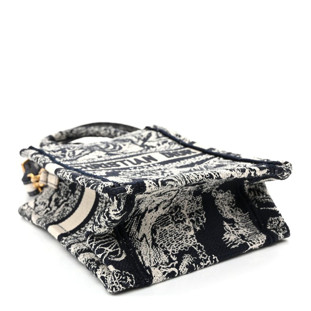 Canvas Toile de Jouy Reverse Embroidered Mini Book Tote Phone Bag Blue £¨ Direct shipment via from wholesalehk.shop