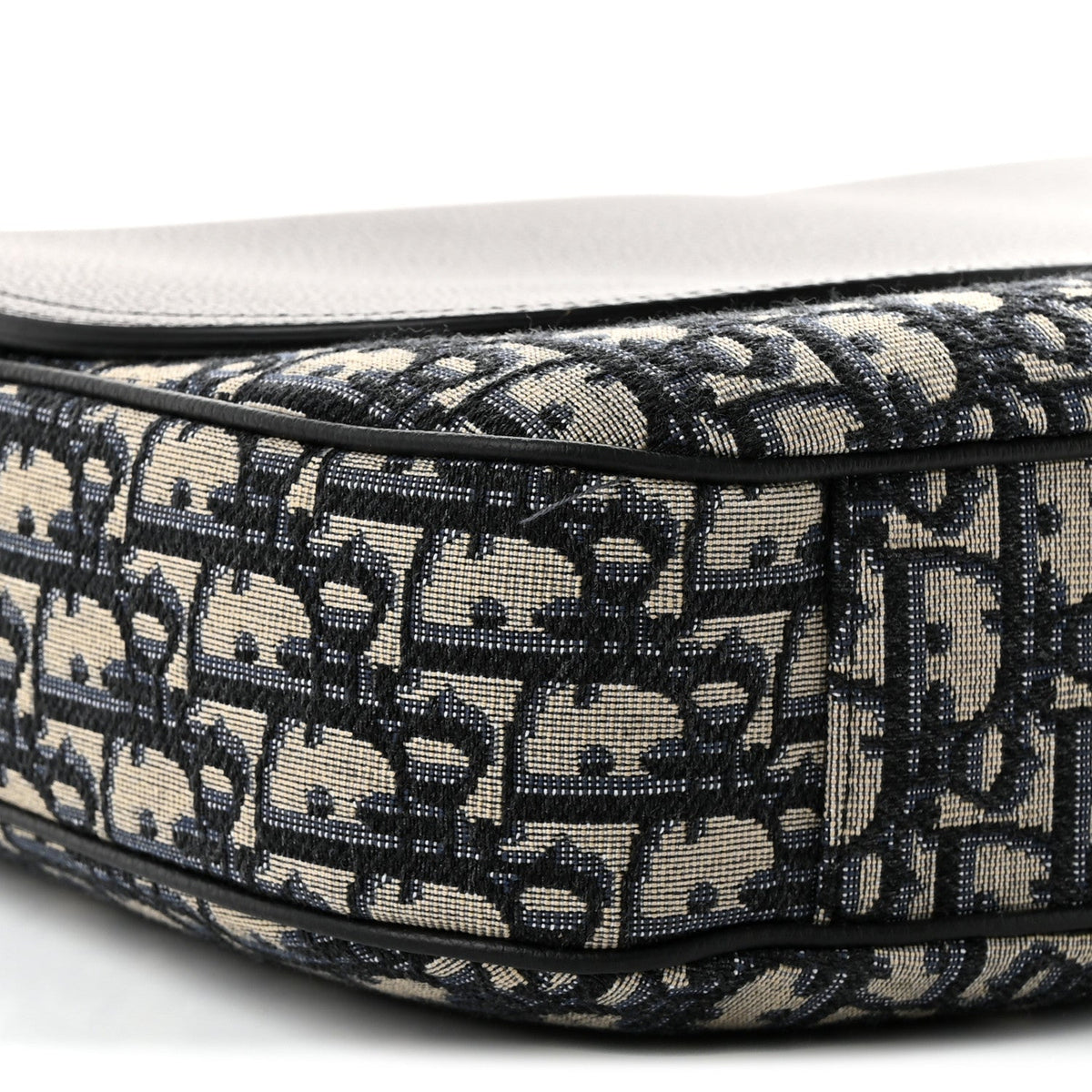 Grained Calfskin Oblique Large Saddle Messenger Black wholesalehk.shop