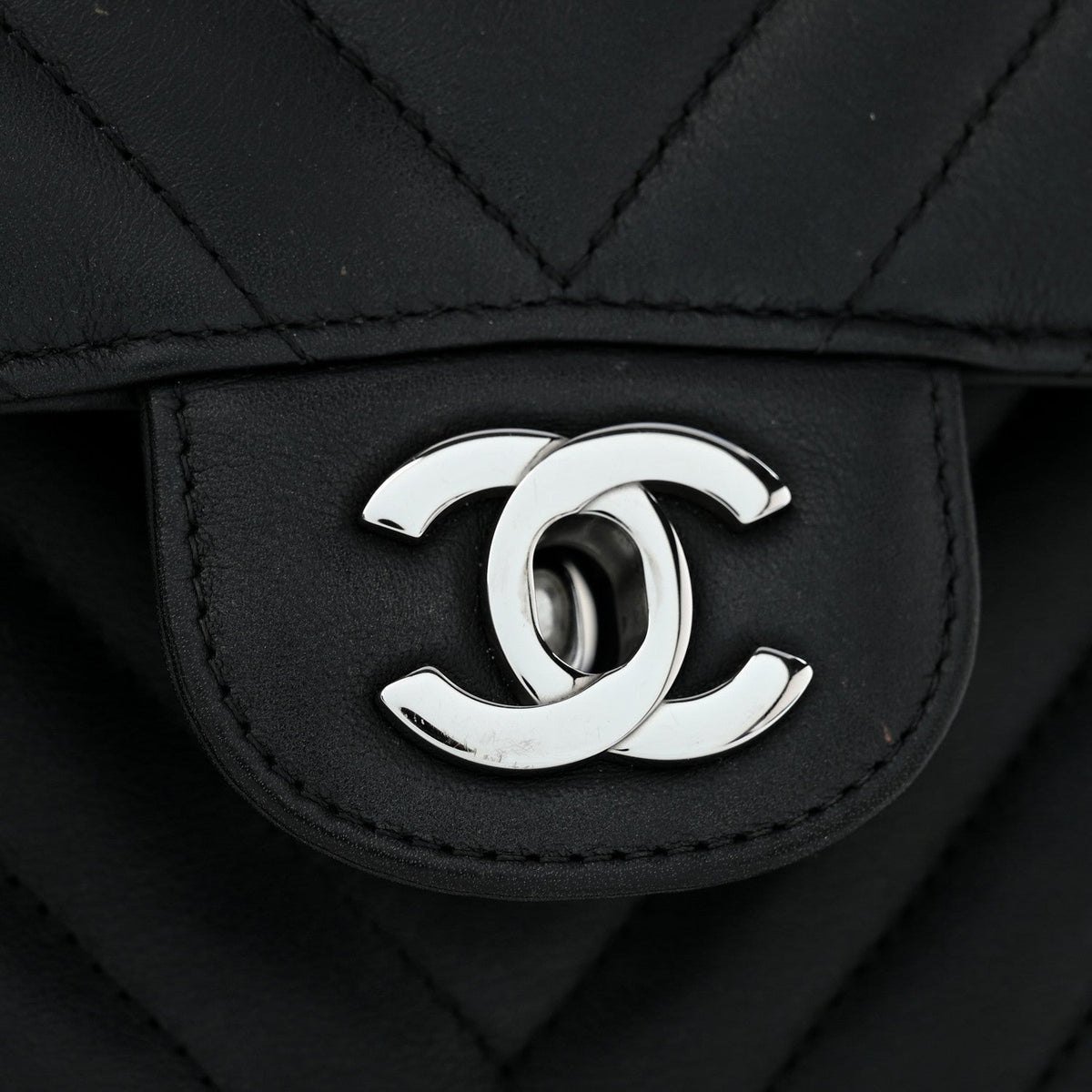 Lambskin Chevron Quilted Medium Double Flap Black wholesalehk.shop