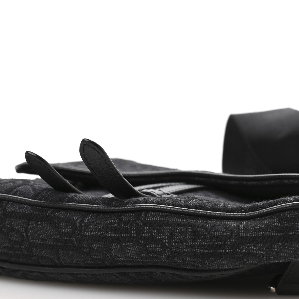 Oblique Mens Saddle Bag Black Blue wholesalehk.shop