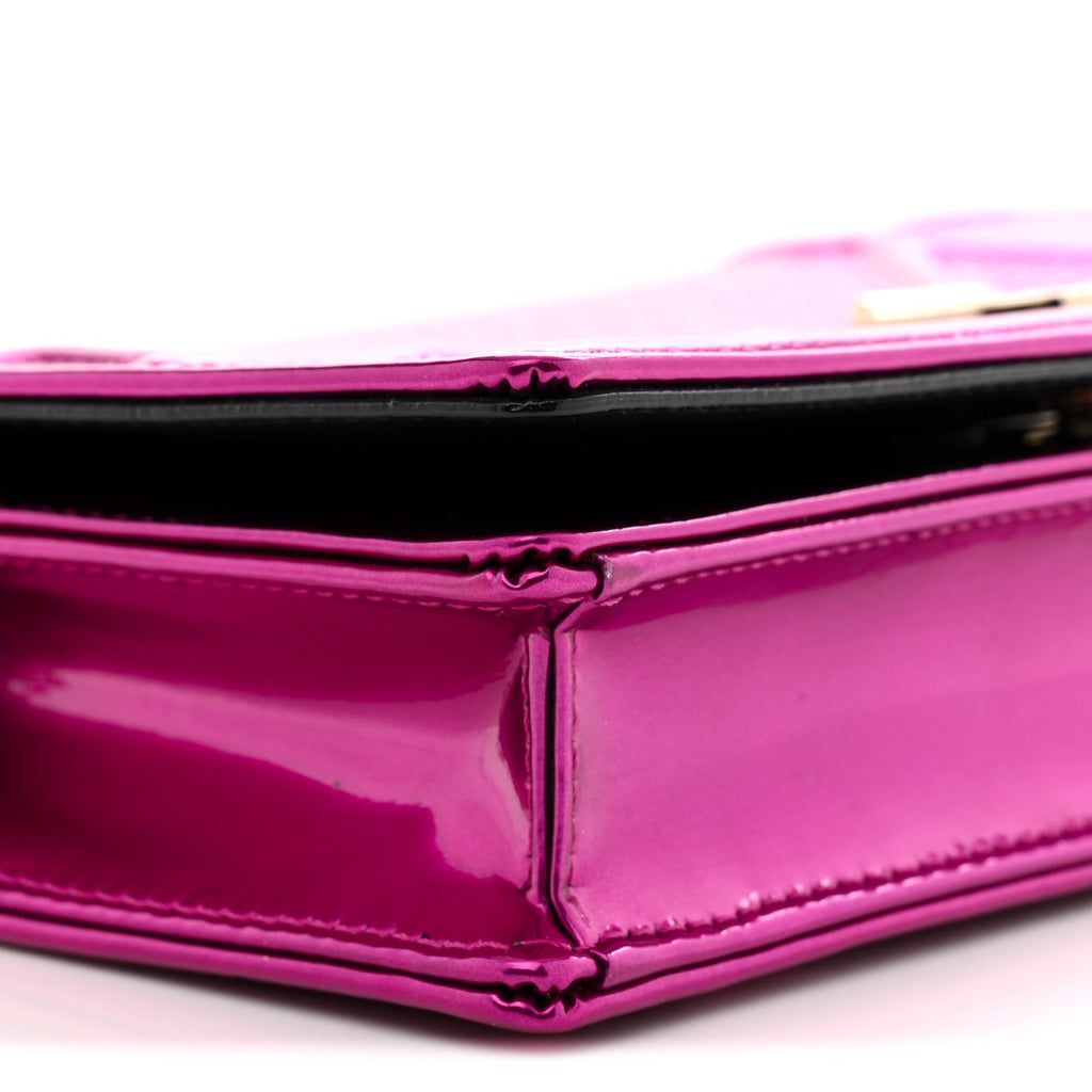 Metallic Patent Micro-Cannage Diorama Wallet on Chain Pouch Pink ¡§ Direct shipment via from wholesalehk.shop