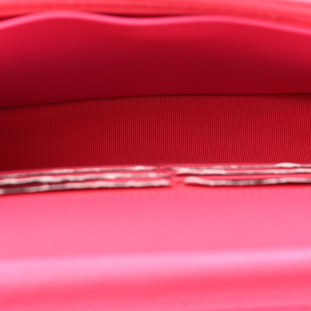 Caviar Quilted Wallet on Chain WOC Fuchsia wholesalehk.shop