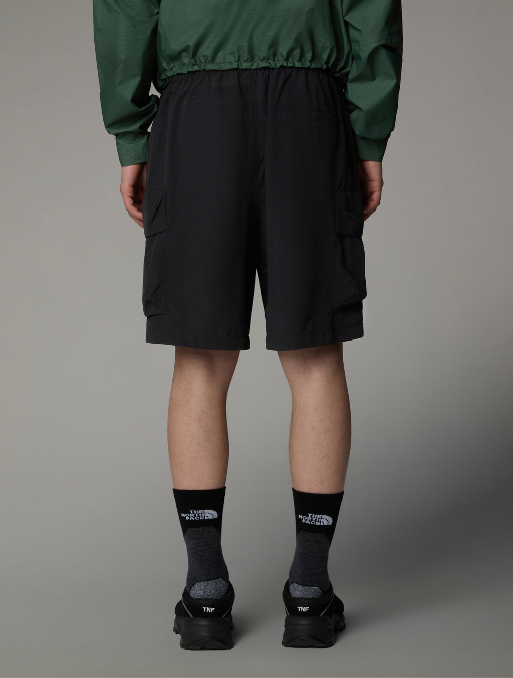 2026 New Arrival Pantaloncini Cargo in Tessuto WindWall Nero wholesalehk.shop