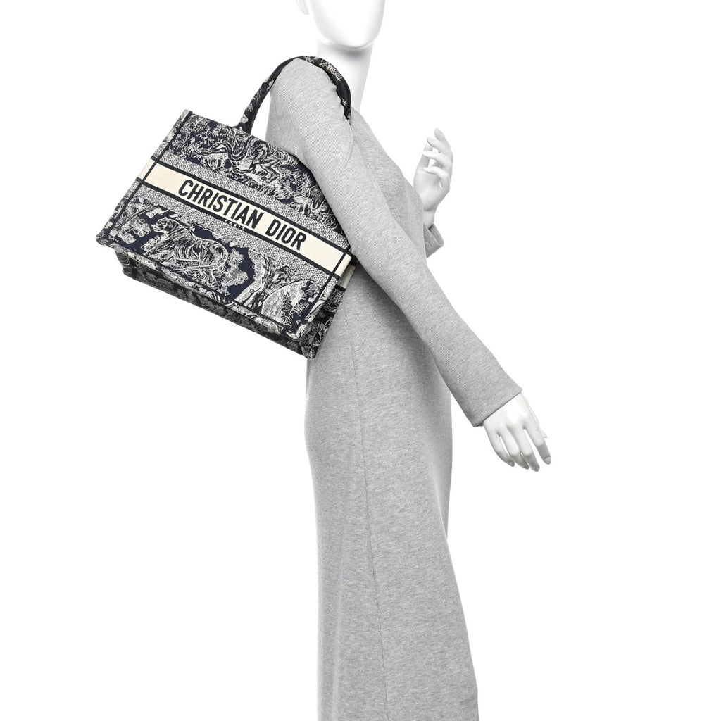 Canvas Embroidered Medium Toile De Jouy Reverse Book Tote Blue £¨ Direct shipment via from wholesalehk.shop