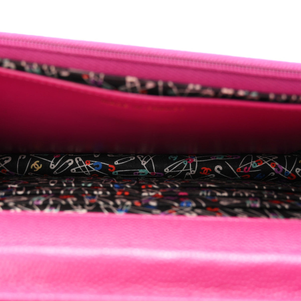 Caviar Quilted Chain Embossed CC Wallet On Chain WOC Fuchsia wholesalehk.shop