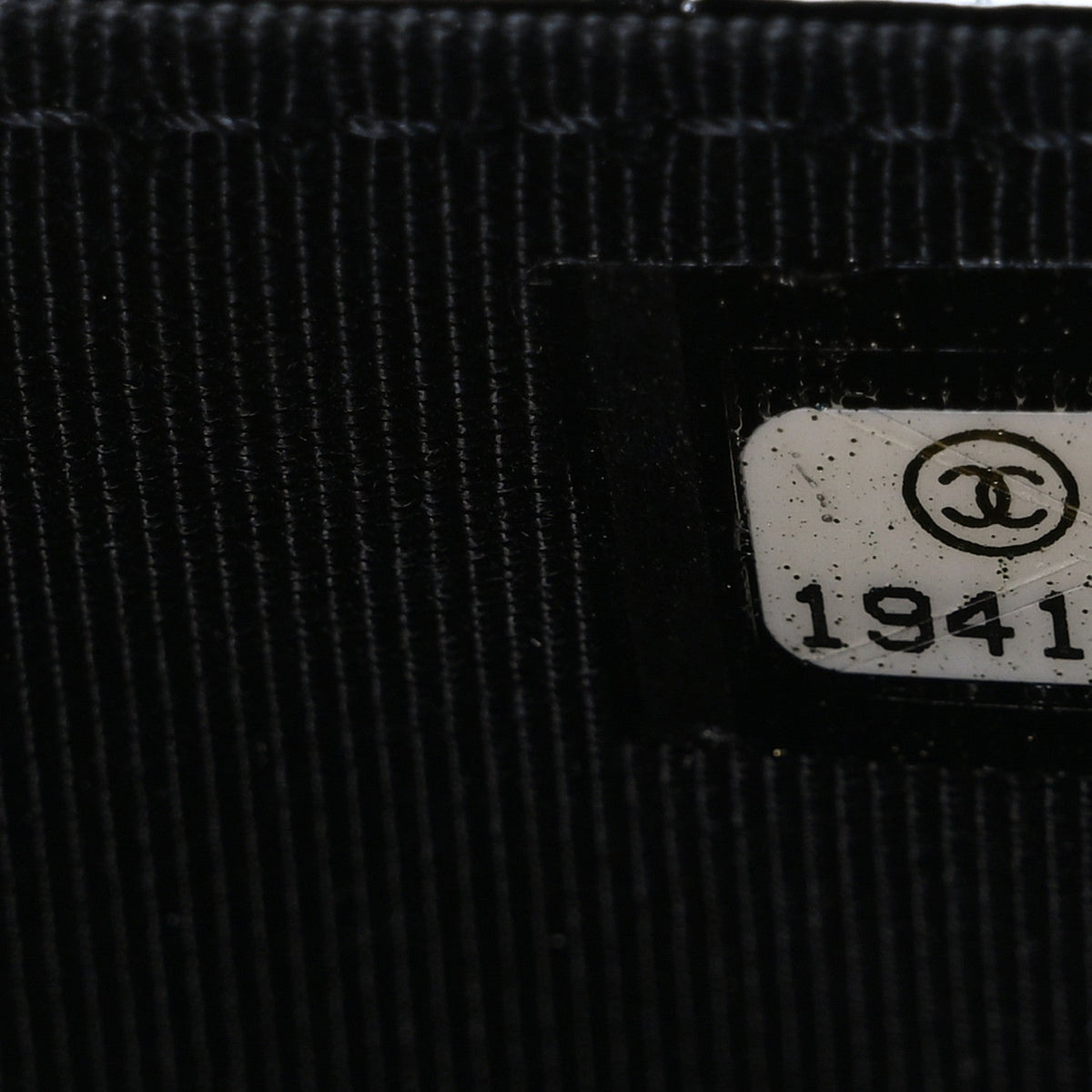 Patent Quilted Wallet On Chain WOC Black wholesalehk.shop