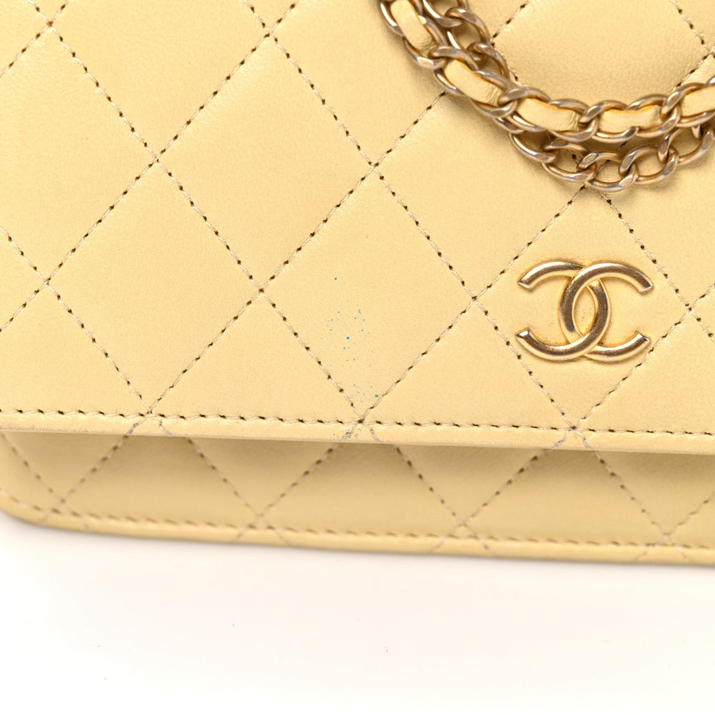 Lambskin Quilted Enamel Wallet On Chain WOC Yellow wholesalehk.shop