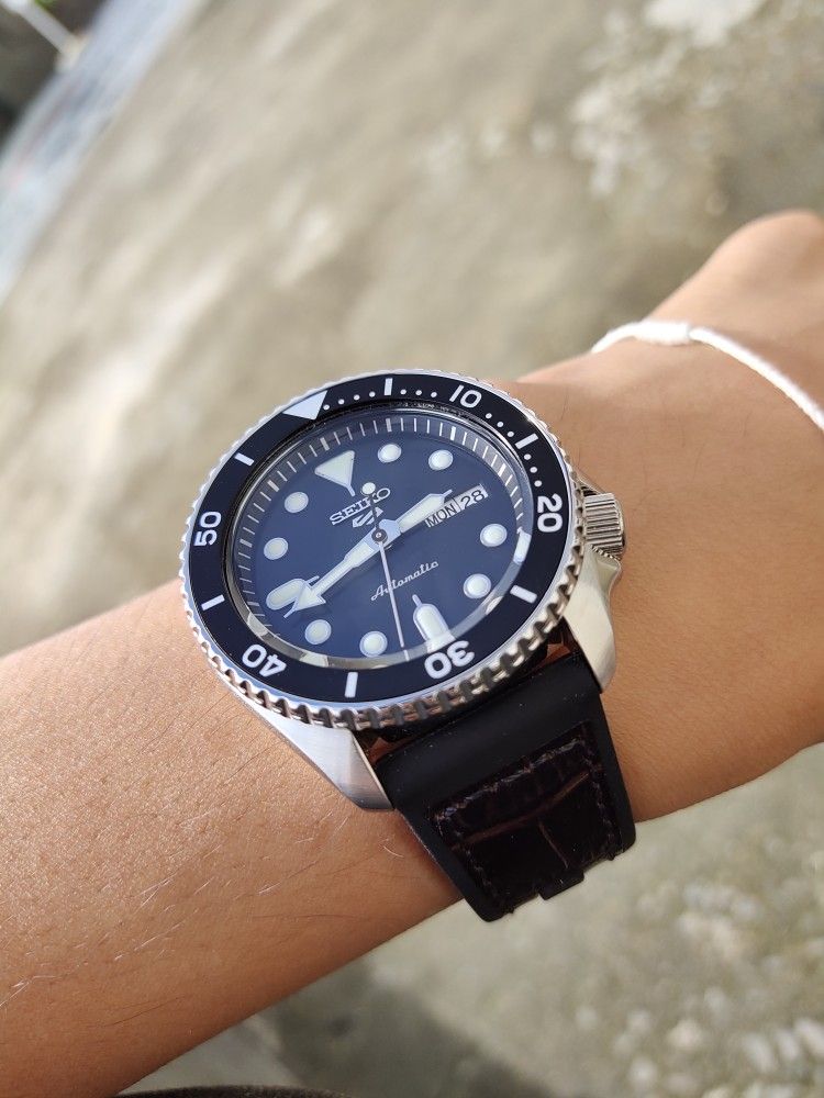 Seiko 5 Sports SKX Automatic Black Dial Black Leather Strap Watch for Men - SRPD55K2 wholesalehk.shop