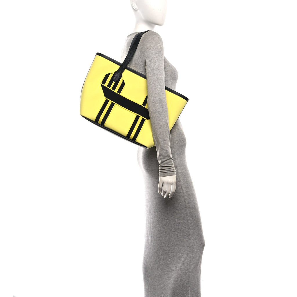 Militaire Canvas Taurillon Clemence  Wooly Wooly Pursangle MM Tote Jaune Black £¨ Direct shipment via from wholesalehk.shop