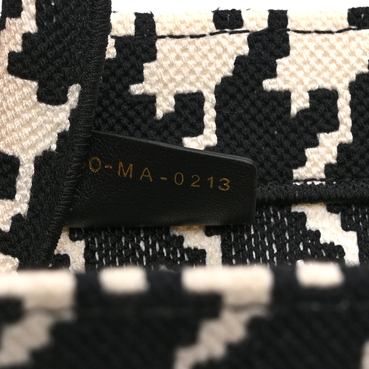Canvas Houndstooth Embroidered Medium Book Tote Black White £¨ Direct shipment via from wholesalehk.shop