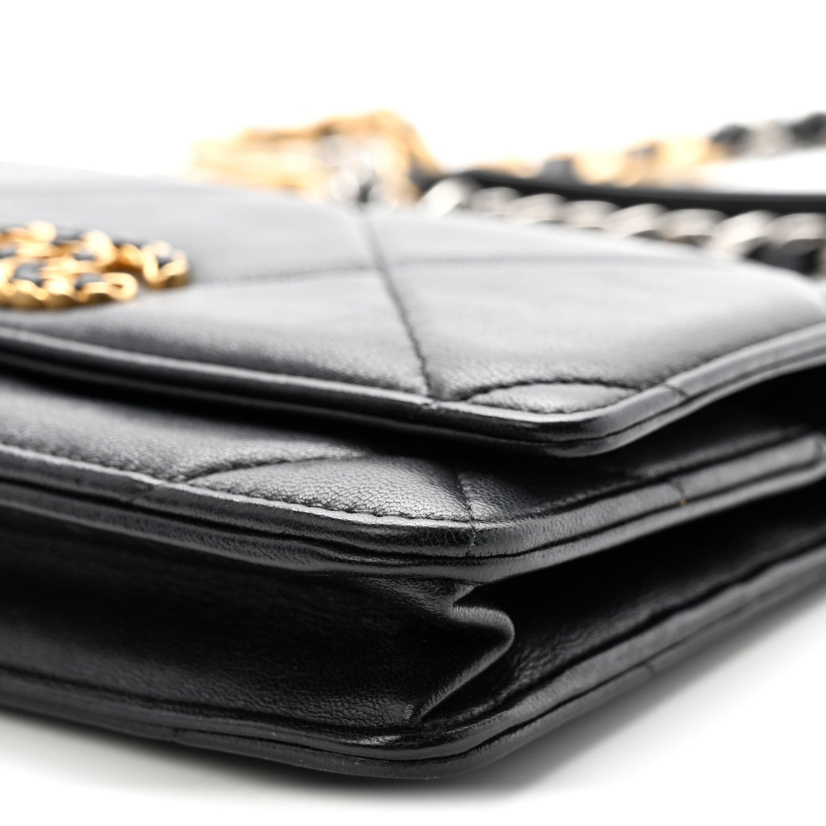 Lambskin Quilted Chanel 19 Wallet On Chain WOC Black wholesalehk.shop