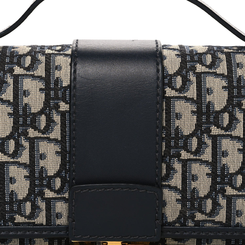 Oblique 30 Montaigne Flap Bag Blue wholesalehk.shop