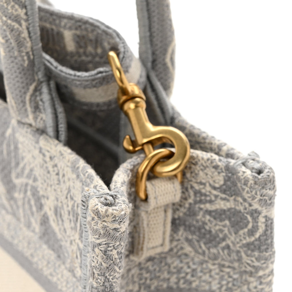 Canvas Embroidered Toile De Jouy Reverse Mini Book Tote With Strap Grey £¨ Direct shipment via from wholesalehk.shop