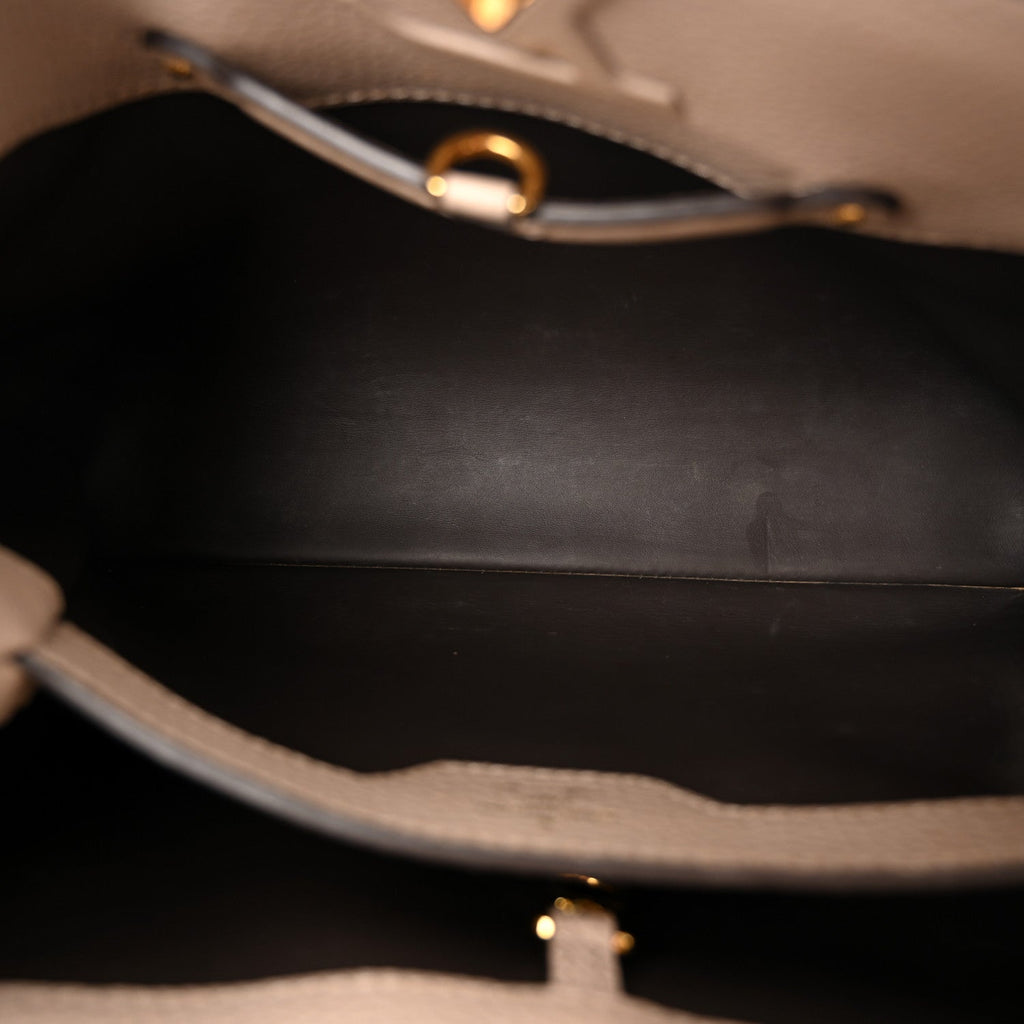 Taurillon Snakeskin Capucines PM Galet £¨ Direct shipment via from wholesalehk.shop