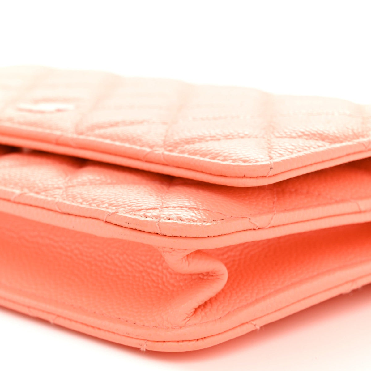 Caviar Quilted Wallet on Chain WOC Coral wholesalehk.shop
