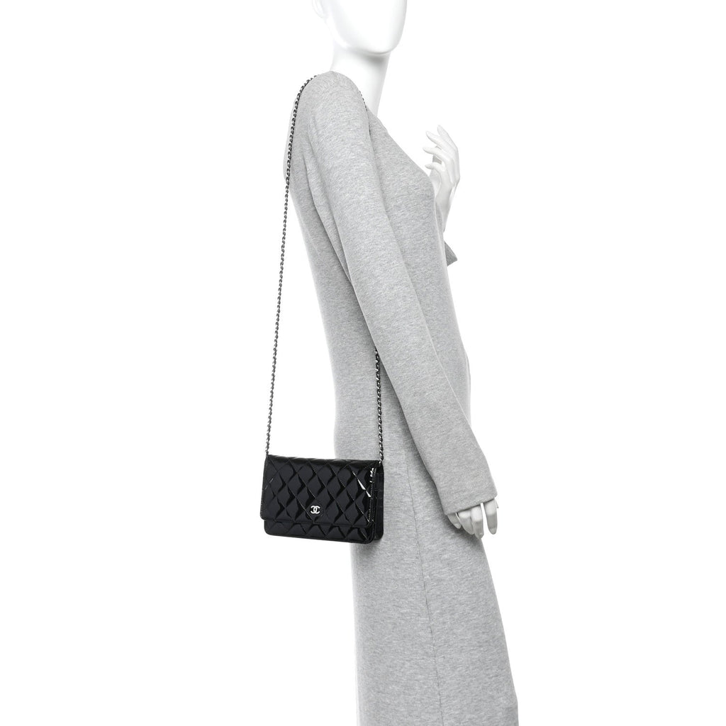 Patent Quilted Wallet On Chain WOC Black wholesalehk.shop