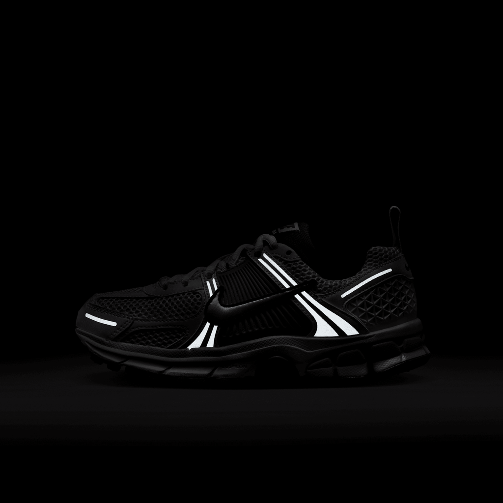 Big Kids' Nike Vomero 5 "Hot Fuchsia"