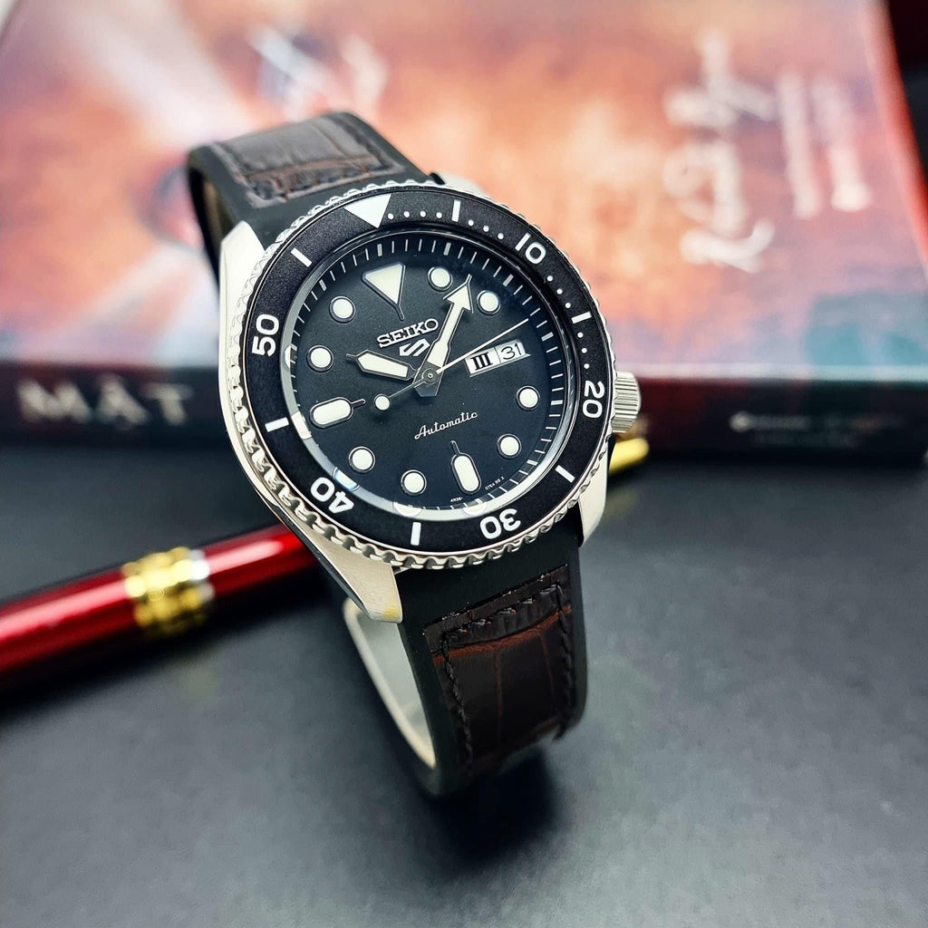 Seiko 5 Sports SKX Automatic Black Dial Black Leather Strap Watch for Men - SRPD55K2 wholesalehk.shop