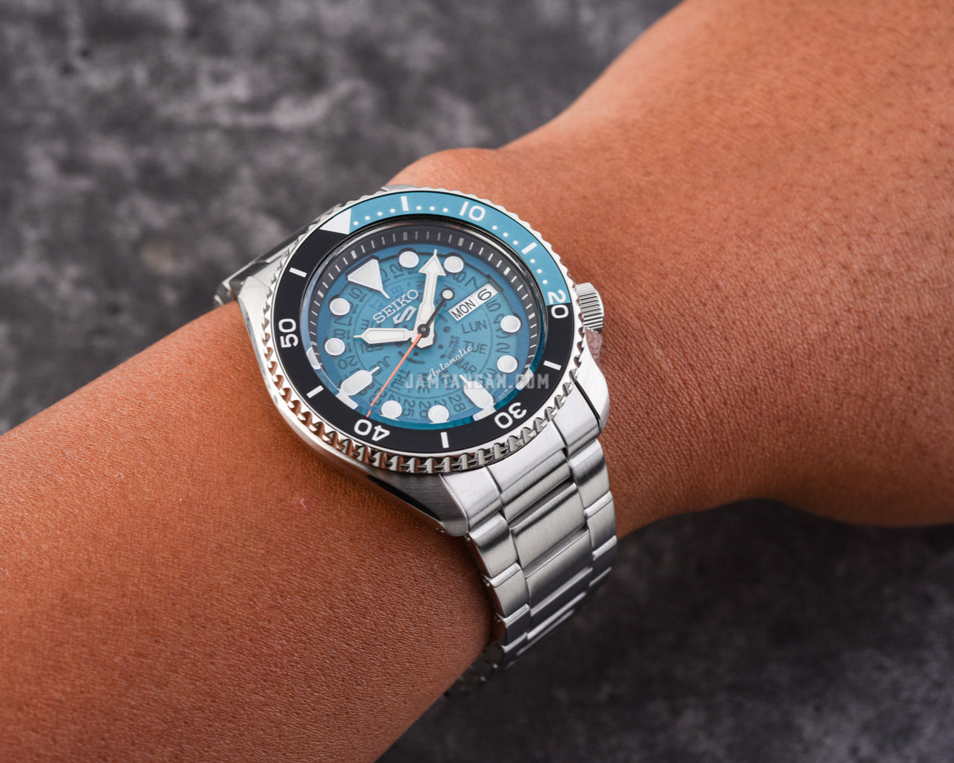 Seiko 5 Sports SKX Skeleton Green Dial Silver Steel Strap Watch For Men - SRPJ45K1 wholesalehk.shop